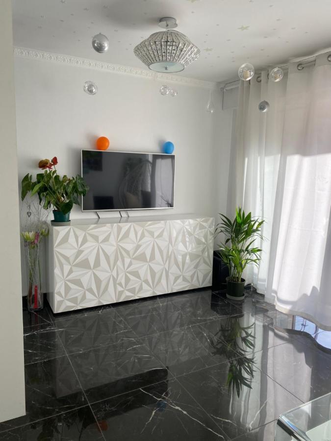 Beau Studio En Plein Centre De 芒通 外观 照片